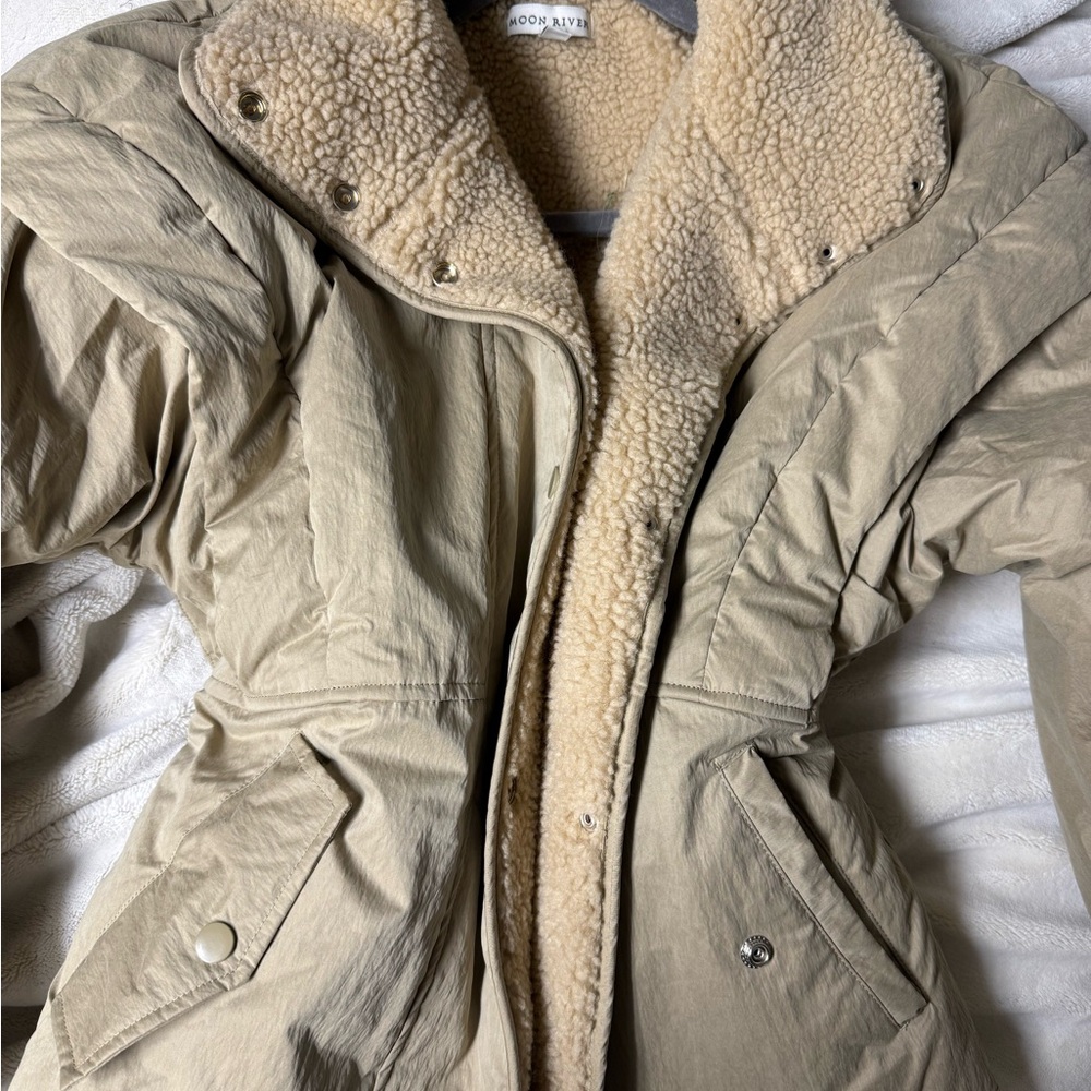 Women's Beige Sherpa-Lined Jacket